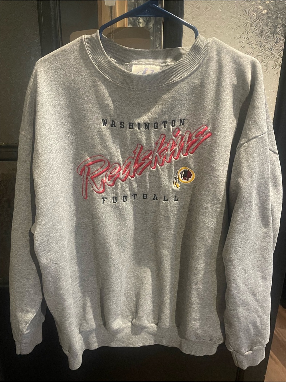 Washington Redskins Gray Crewneck Sweatshirt - Team Logo Pullover